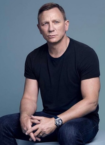 Daniel Craig Style Evolution - A Guide To Contemporary Casual Style Iconic Alternatives