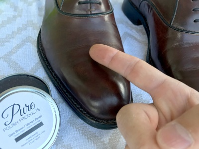 How to mirror shine your leather shoes - Being Distinctly Different