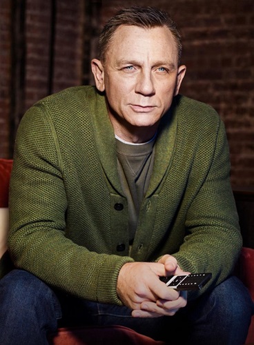 Daniel Craig Vodafone Rag and Bone cardigan