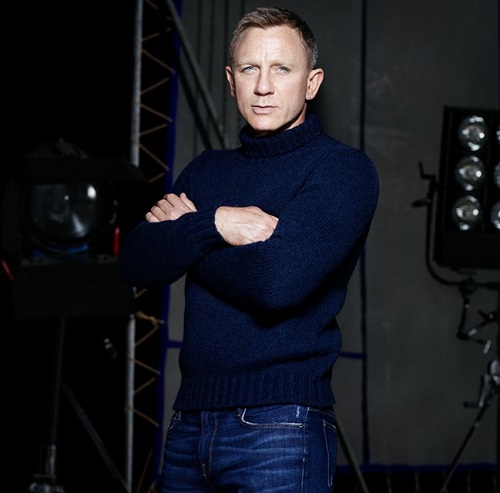 Daniel Craig Rankin Sweater and Jeans