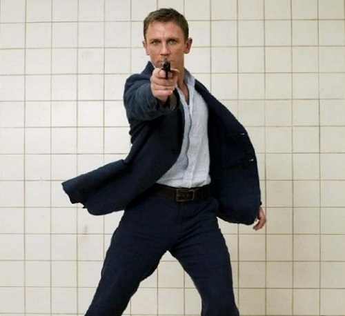 Daniel Craig James Bond Casino Royale suit